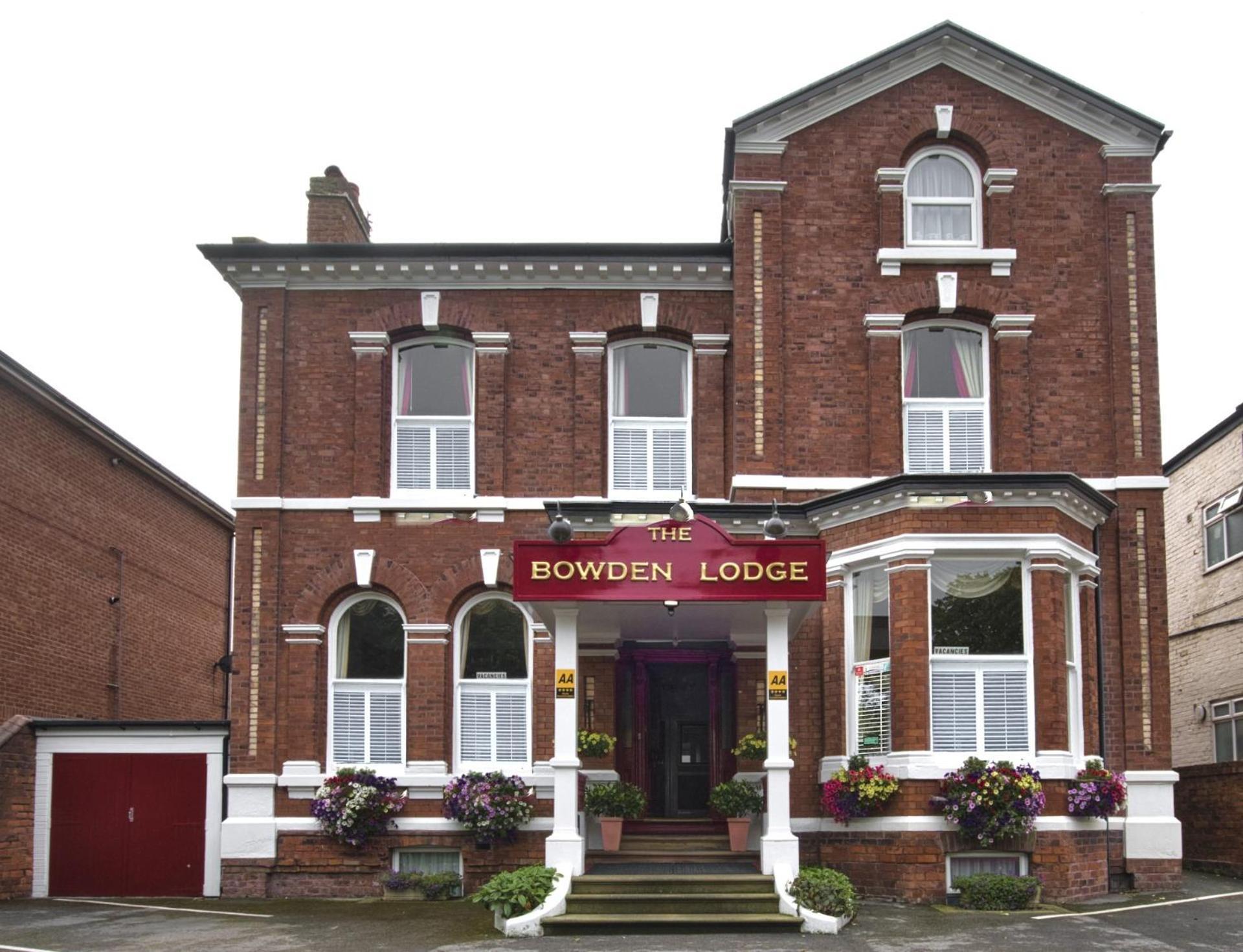 The Bowden Lodge Southport Exterior photo